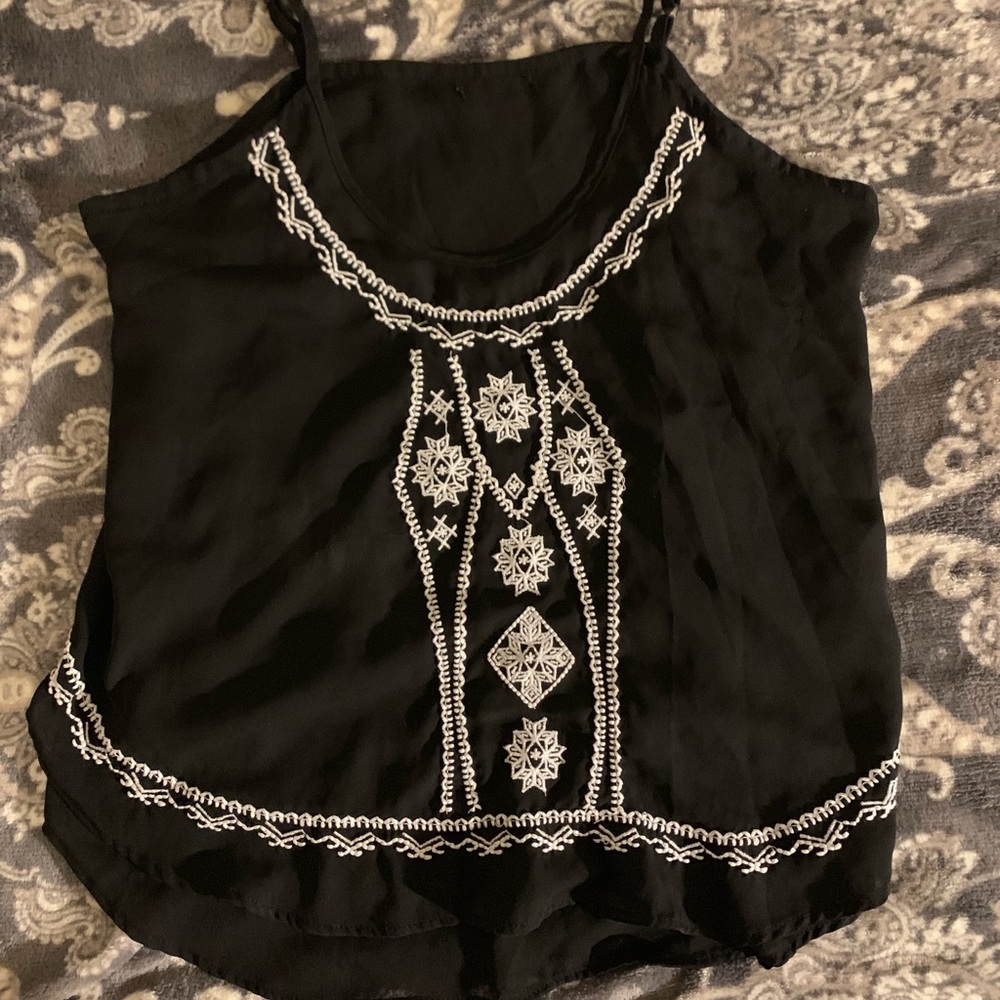 Black and white flowy top